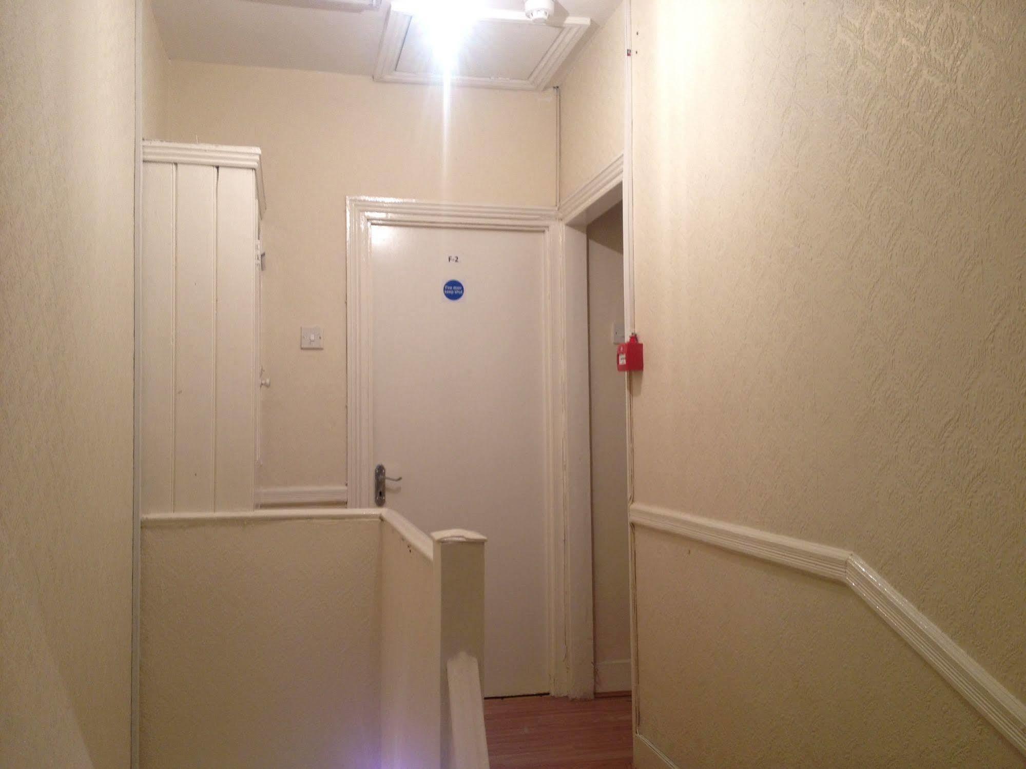 70 Hockley Avenue Hotel Barking  Eksteriør billede